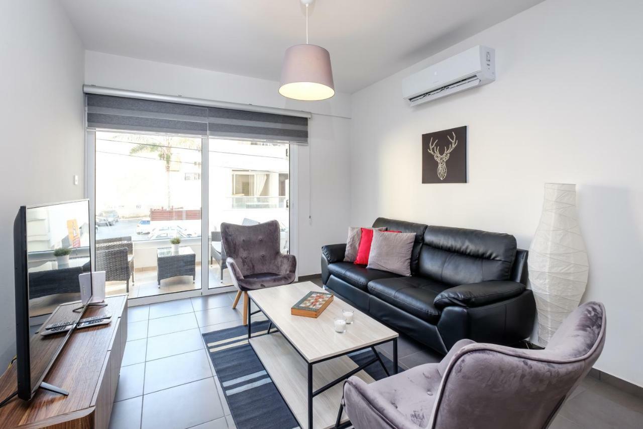 Book Me Now Central Flat Apartment Larnaca Exterior photo