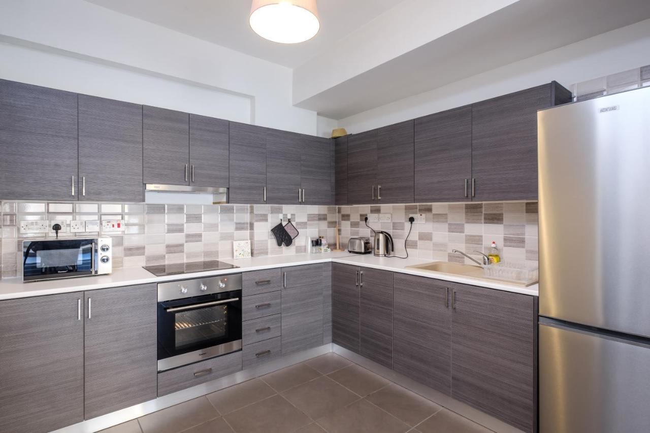Book Me Now Central Flat Apartment Larnaca Exterior photo